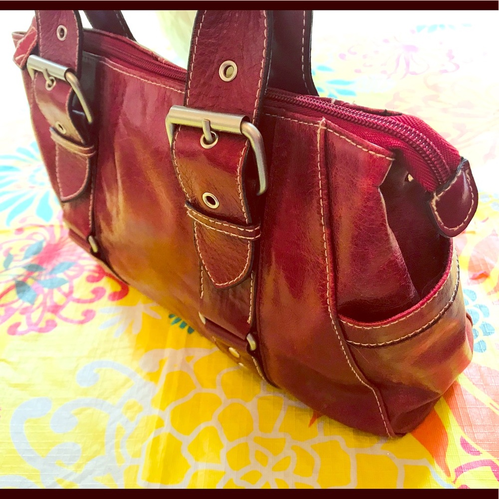 CUTE AND CLASSY RED HANDBAG